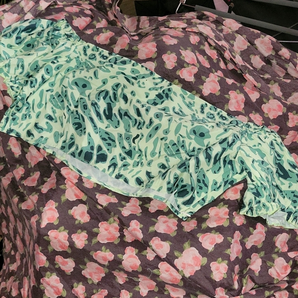 (SOLD) Shein green blouse